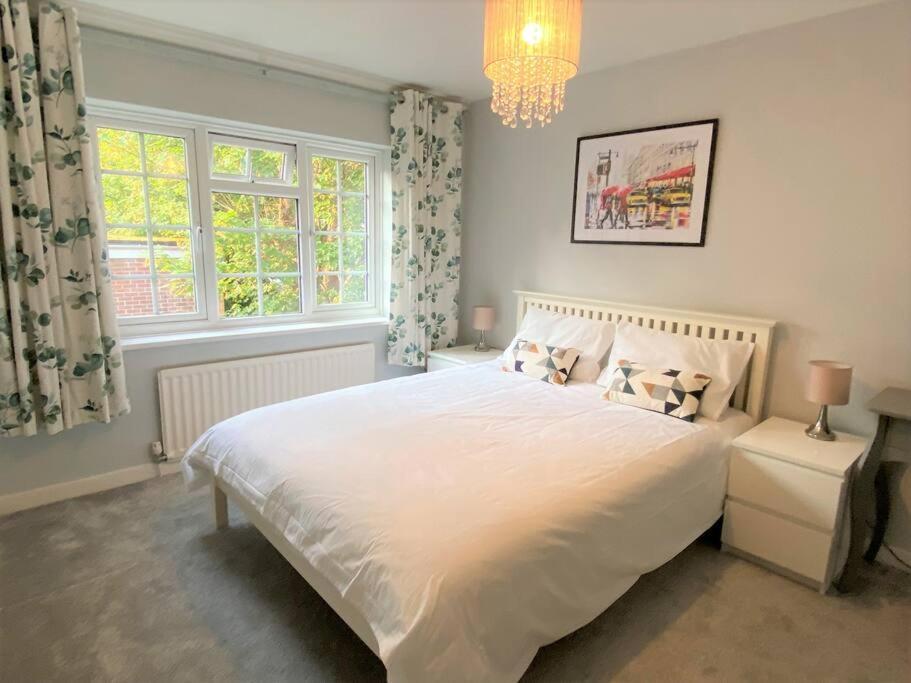 Apartamento Redhill Town Centre 3 Bed House Near Gatwick Airport, Easy Commute To London Exterior foto